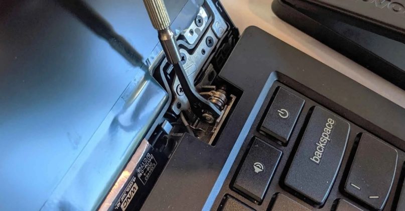 Laptop Ekran Menteşe Tamiri Nasıl Yapılır